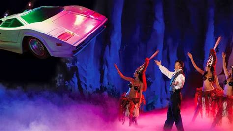 Immerse Yourself in the Enchanting Performances of Waikiki